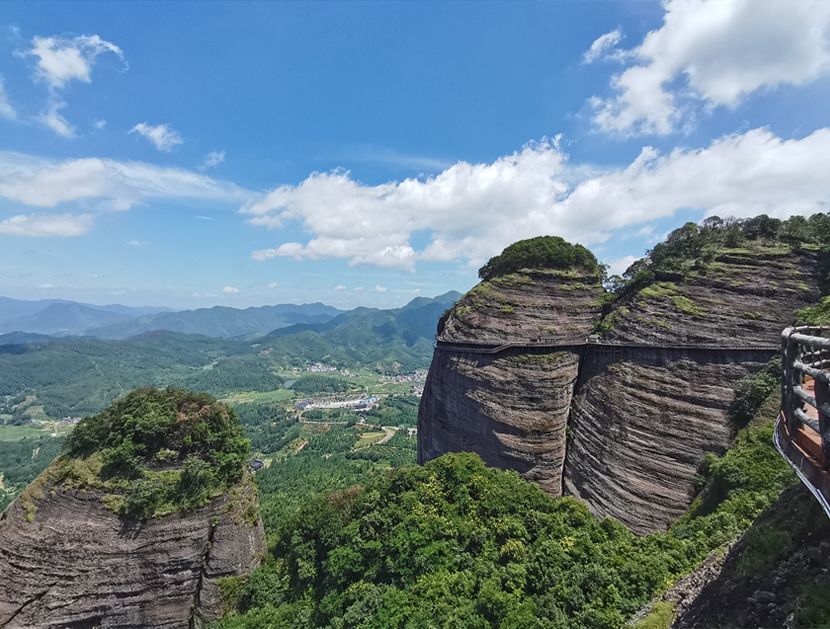 1597474388359248.jpg 1597047783600409.jpg